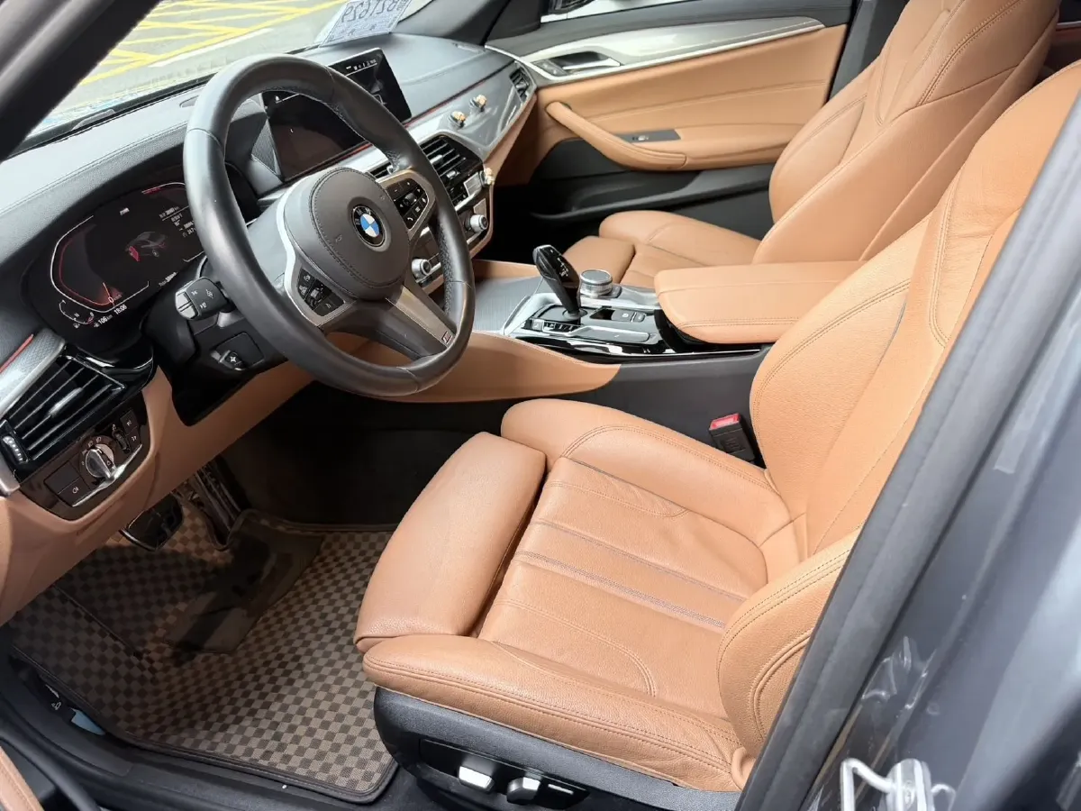 2020 BMW 5 Series 2.0T 184HP L4 8AT,autocango,china used car exporter,china ev exporter,chinese used car exporter,chinese used ev exporter