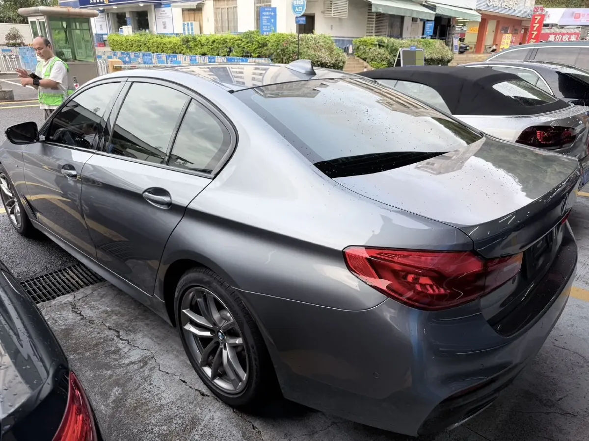 2020 BMW 5 Series 2.0T 184HP L4 8AT,autocango,china used car exporter,china ev exporter,chinese used car exporter,chinese used ev exporter