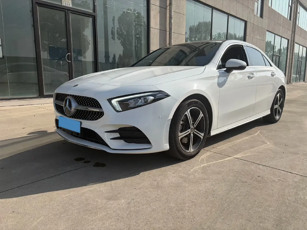 2022 Mercedes-Benz A Class 1.3T 163HP L4 7DCT,autocango,china used car exporter,china ev exporter,chinese used car exporter,chinese used ev exporter