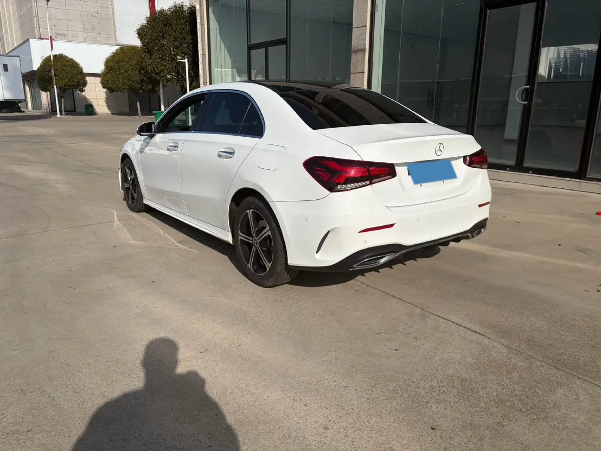 2022 Mercedes-Benz A Class 1.3T 163HP L4 7DCT,autocango,china used car exporter,china ev exporter,chinese used car exporter,chinese used ev exporter