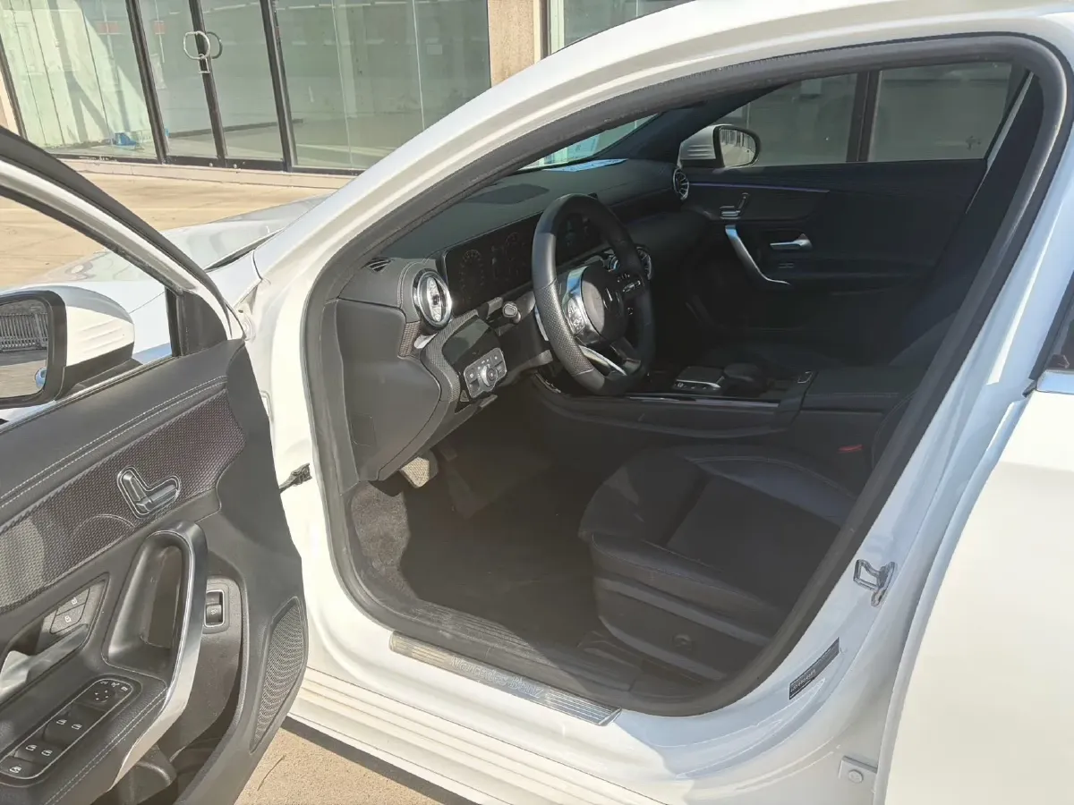 2022 Mercedes-Benz A Class 1.3T 163HP L4 7DCT,autocango,china used car exporter,china ev exporter,chinese used car exporter,chinese used ev exporter
