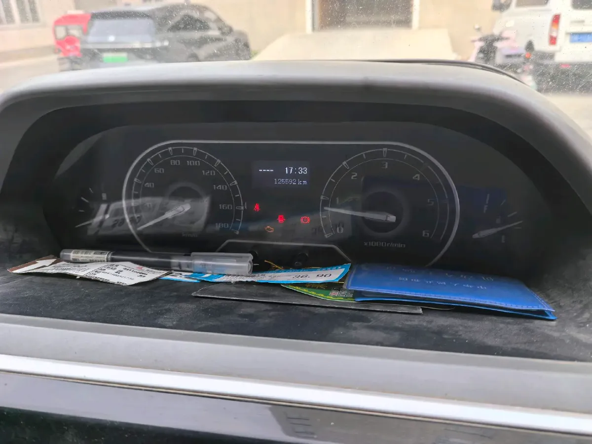 2013 MAXUS XinTu V80 2.5T 136HP L4 5MT,autocango,china used car exporter,china ev exporter,chinese used car exporter,chinese used ev exporter