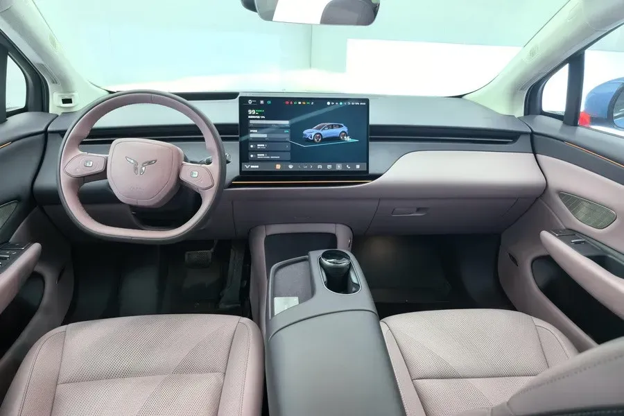 2025 HongQi TianGong 06 BEV,autocango,china used car exporter,china ev exporter,chinese used car exporter,chinese used ev exporter