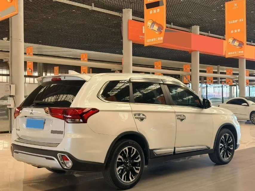 2019 Mitsubishi Outlander 2.0L 166HP L4 CVT,autocango,china used car exporter,china ev exporter,chinese used car exporter,chinese used ev exporter