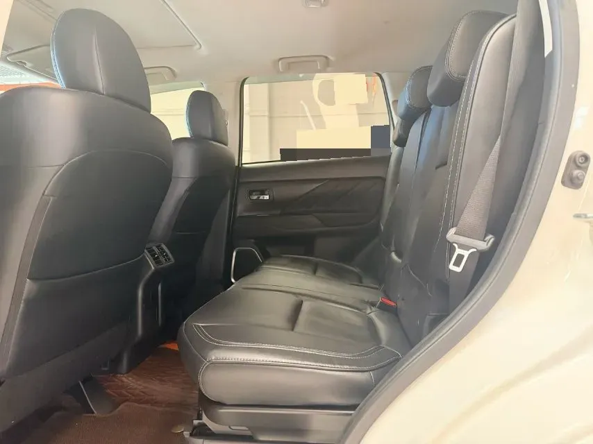 2019 Mitsubishi Outlander 2.0L 166HP L4 CVT,autocango,china used car exporter,china ev exporter,chinese used car exporter,chinese used ev exporter