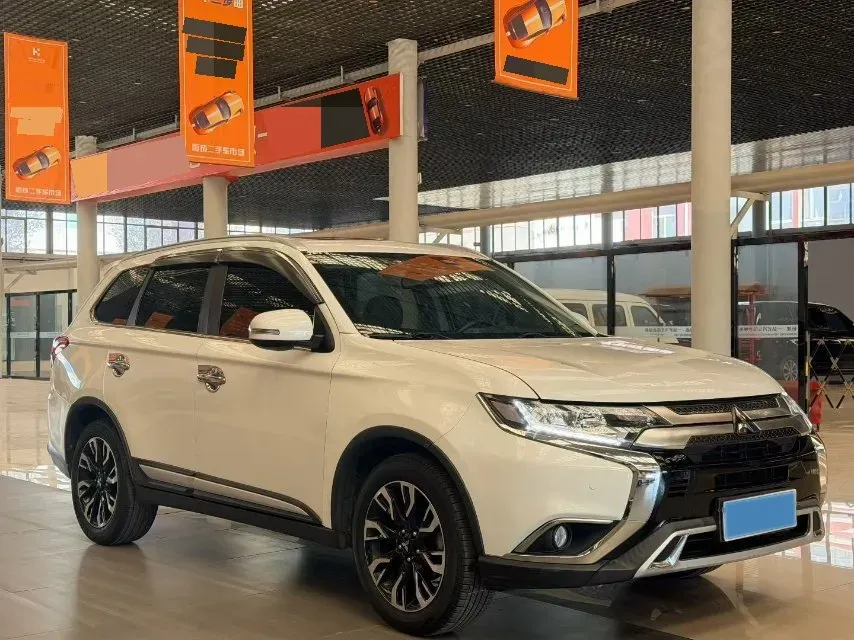 2019 Mitsubishi Outlander 2.0L 166HP L4 CVT,autocango,china used car exporter,china ev exporter,chinese used car exporter,chinese used ev exporter