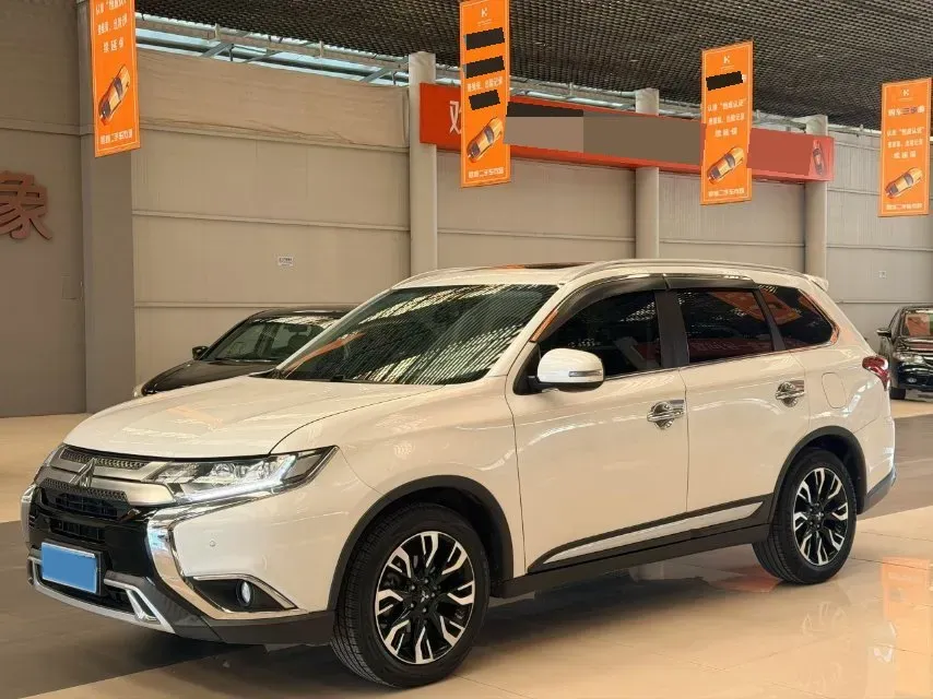 2019 Mitsubishi Outlander 2.0L 166HP L4 CVT,autocango,china used car exporter,china ev exporter,chinese used car exporter,chinese used ev exporter