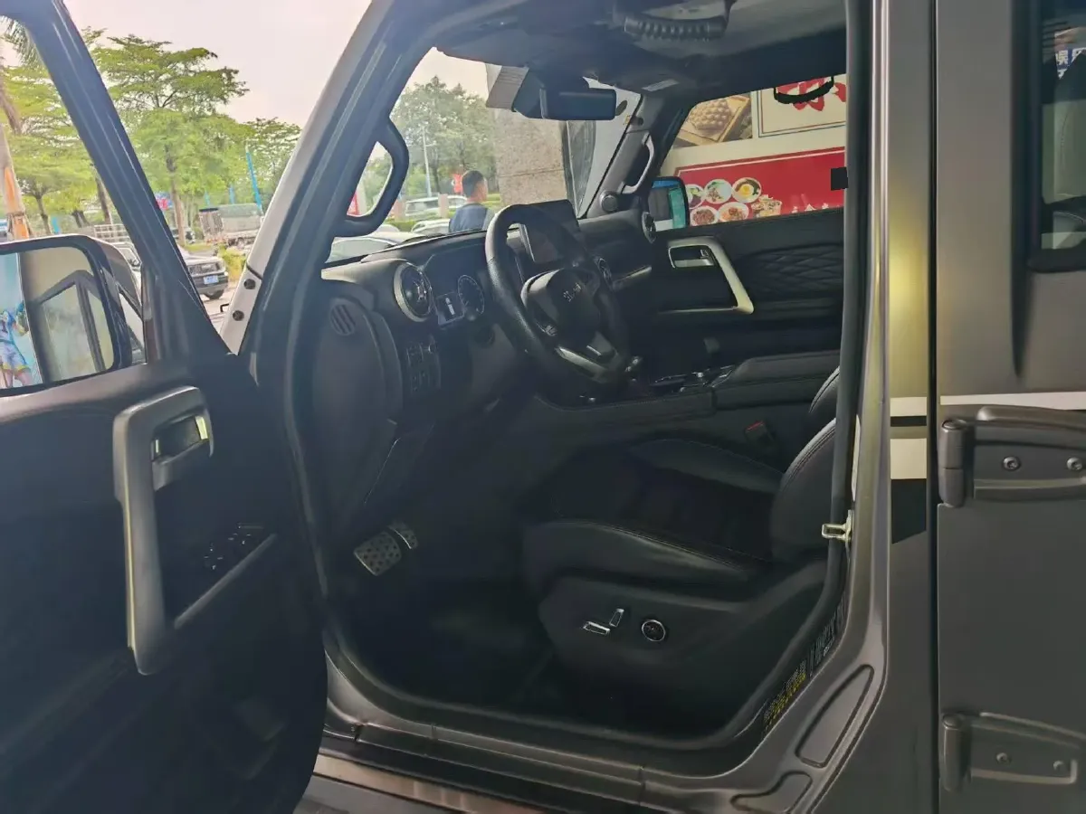 2023 Beijing BJ40 2.0T 224HP L4 8AT,autocango,china used car exporter,china ev exporter,chinese used car exporter,chinese used ev exporter