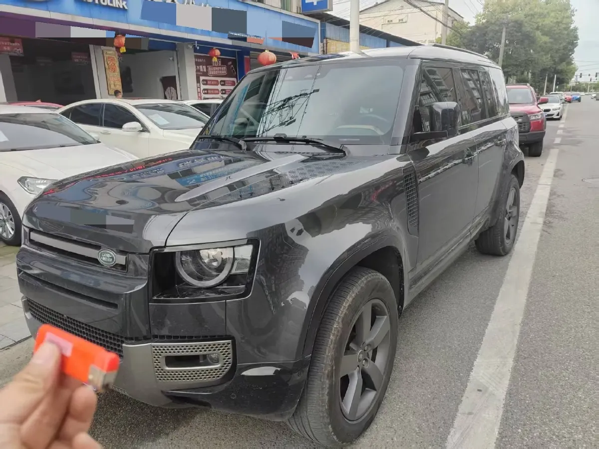 2025 Land Rover Defender 3.0T 400HP L6 8AT,autocango,china used car exporter,china ev exporter,chinese used car exporter,chinese used ev exporter