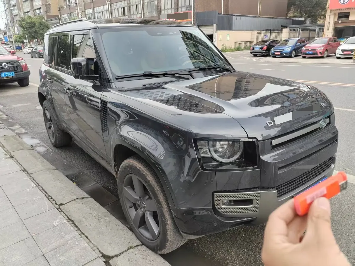2025 Land Rover Defender 3.0T 400HP L6 8AT,autocango,china used car exporter,china ev exporter,chinese used car exporter,chinese used ev exporter