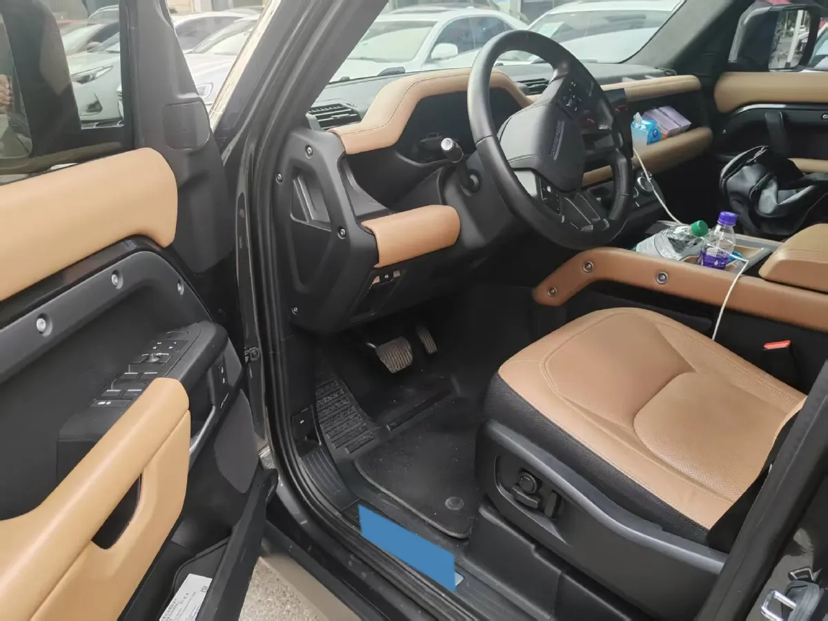 2025 Land Rover Defender 3.0T 400HP L6 8AT,autocango,china used car exporter,china ev exporter,chinese used car exporter,chinese used ev exporter