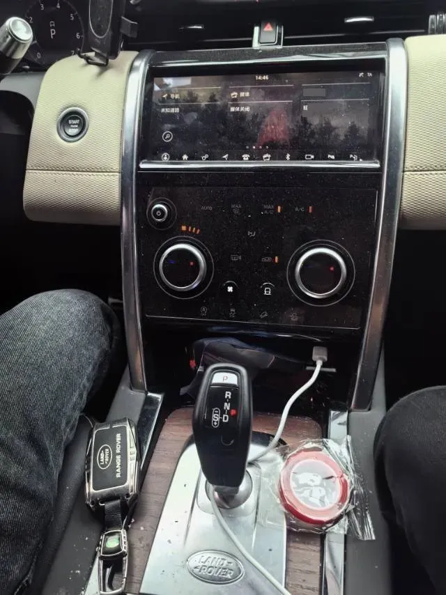 2020 Land Rover Discovery Sport 2.0T 249HP L4 9AT,autocango,china used car exporter,china ev exporter,chinese used car exporter,chinese used ev exporter