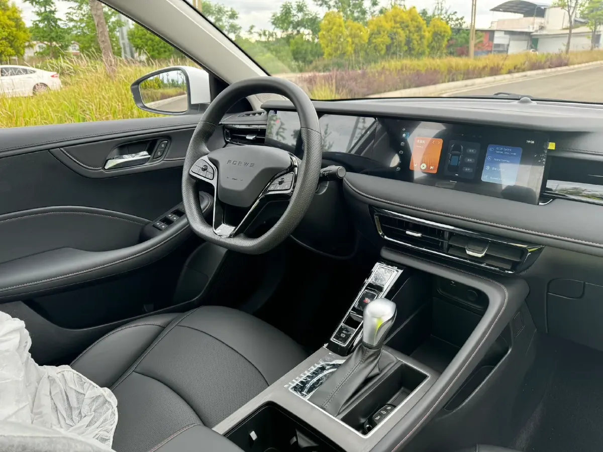 2023 Roewe i5 1.5L 129HP L4 CVT,autocango,china used car exporter,china ev exporter,chinese used car exporter,chinese used ev exporter