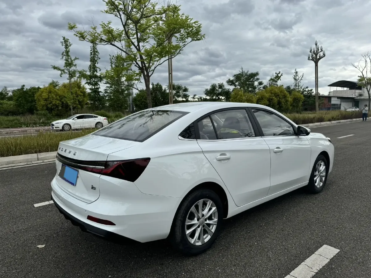 2023 Roewe i5 1.5L 129HP L4 CVT,autocango,china used car exporter,china ev exporter,chinese used car exporter,chinese used ev exporter