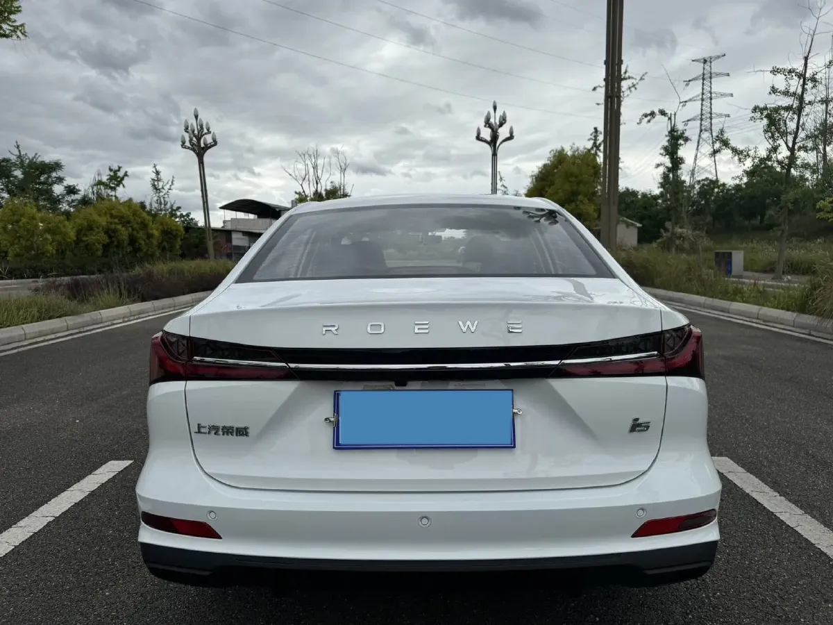 2023 Roewe i5 1.5L 129HP L4 CVT,autocango,china used car exporter,china ev exporter,chinese used car exporter,chinese used ev exporter
