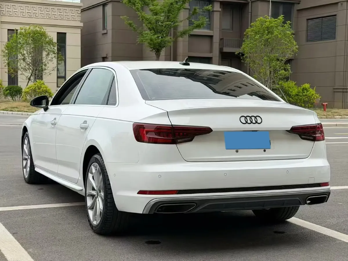 2019 Audi A4L 2.0T 190HP L4 7DCT,autocango,china used car exporter,china ev exporter,chinese used car exporter,chinese used ev exporter