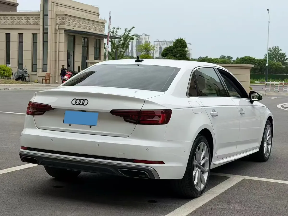 2019 Audi A4L 2.0T 190HP L4 7DCT,autocango,china used car exporter,china ev exporter,chinese used car exporter,chinese used ev exporter