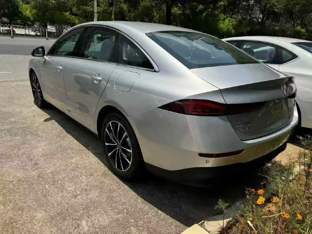 2023 Roewe D7 1.5L 112HP L4 1DHT PHEV 21.4KWH,autocango,china used car exporter,china ev exporter,chinese used car exporter,chinese used ev exporter