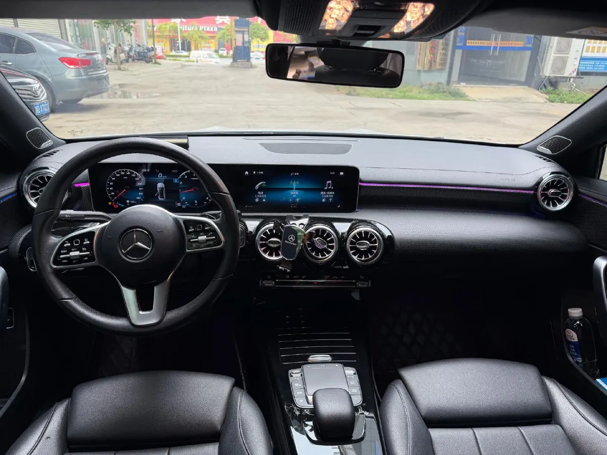 2020 Mercedes-Benz A Class 1.3T 163HP L4 7DCT,autocango,china used car exporter,china ev exporter,chinese used car exporter,chinese used ev exporter