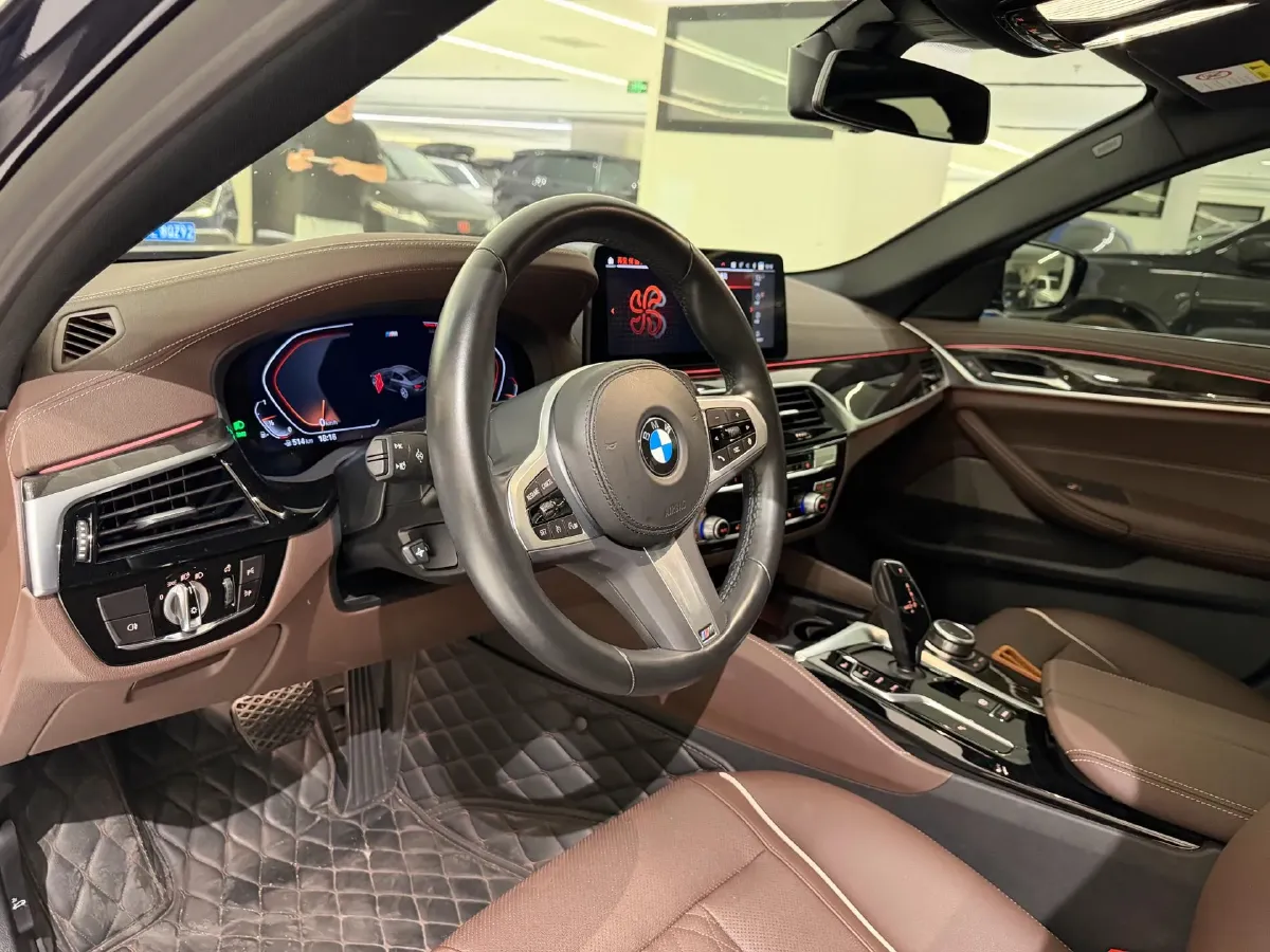 2022 BMW 5 Series 2.0T 252HP L4 8AT,autocango,china used car exporter,china ev exporter,chinese used car exporter,chinese used ev exporter
