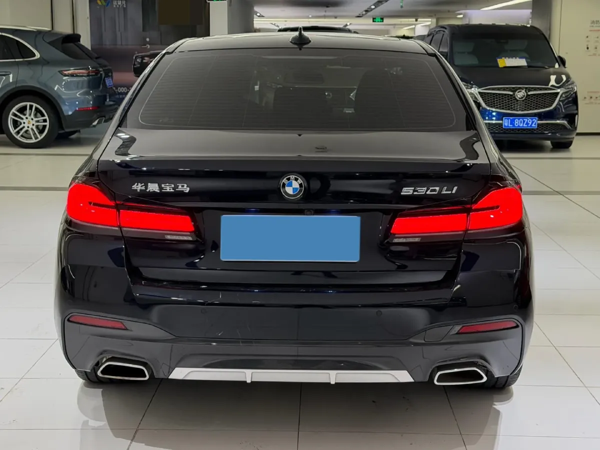 2022 BMW 5 Series 2.0T 252HP L4 8AT,autocango,china used car exporter,china ev exporter,chinese used car exporter,chinese used ev exporter