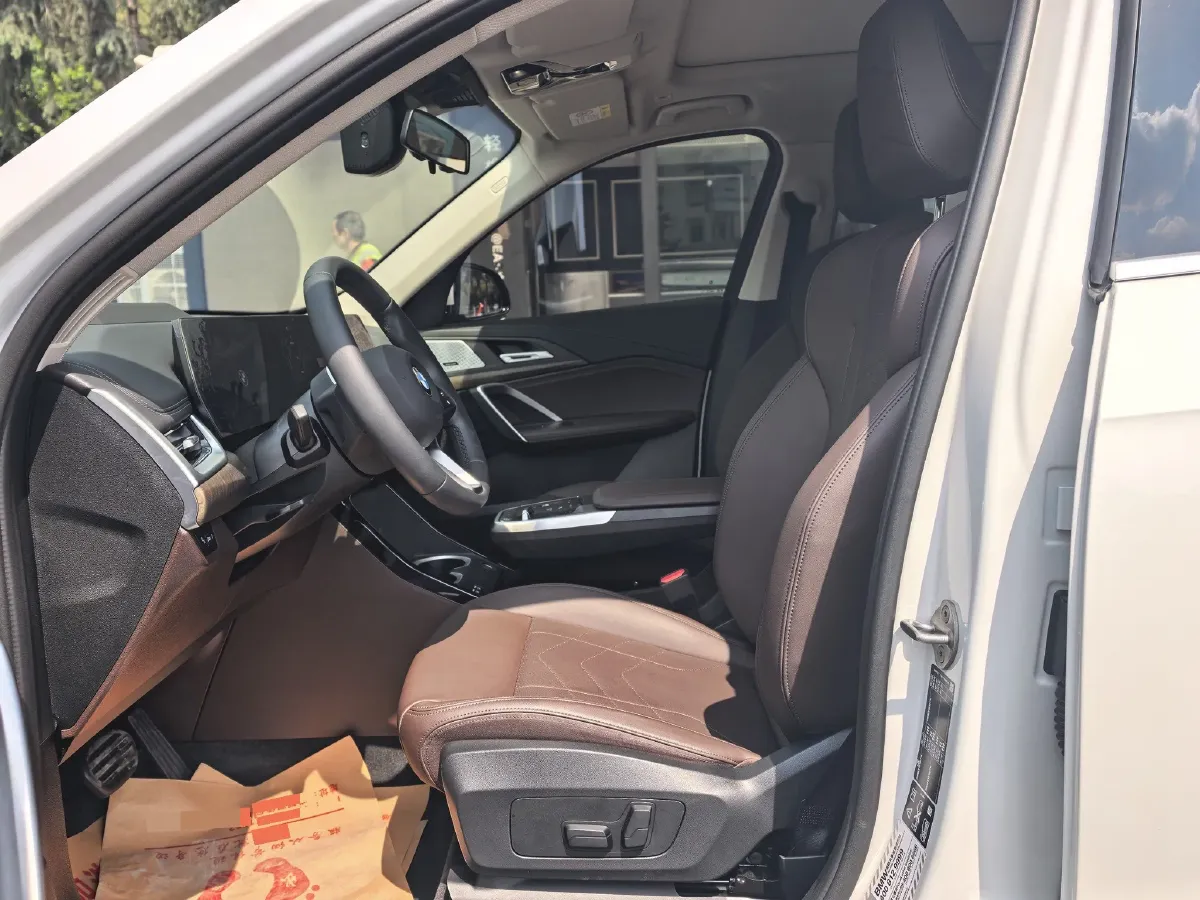 2023 BMW X1 2.0T 204HP L4 7DCT,autocango,china used car exporter,china ev exporter,chinese used car exporter,chinese used ev exporter