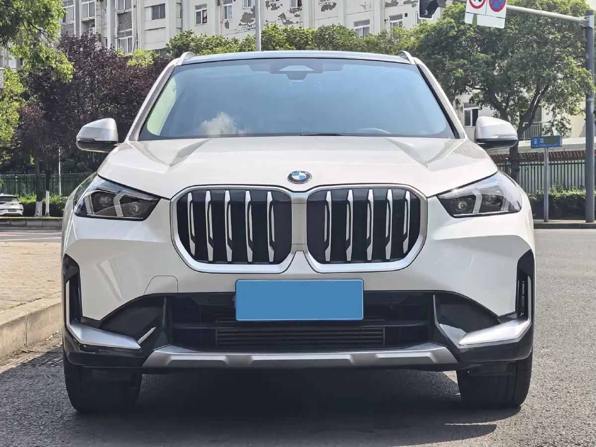 2023 BMW X1 2.0T 204HP L4 7DCT,autocango,china used car exporter,china ev exporter,chinese used car exporter,chinese used ev exporter