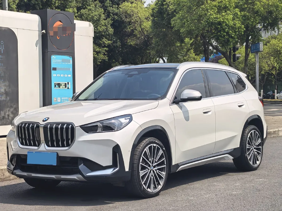 2023 BMW X1 2.0T 204HP L4 7DCT,autocango,china used car exporter,china ev exporter,chinese used car exporter,chinese used ev exporter
