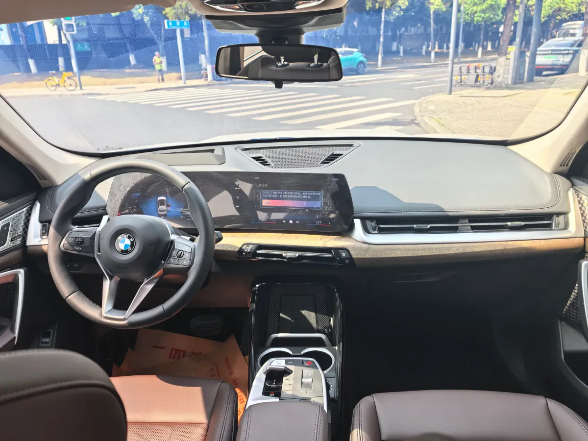 2023 BMW X1 2.0T 204HP L4 7DCT,autocango,china used car exporter,china ev exporter,chinese used car exporter,chinese used ev exporter