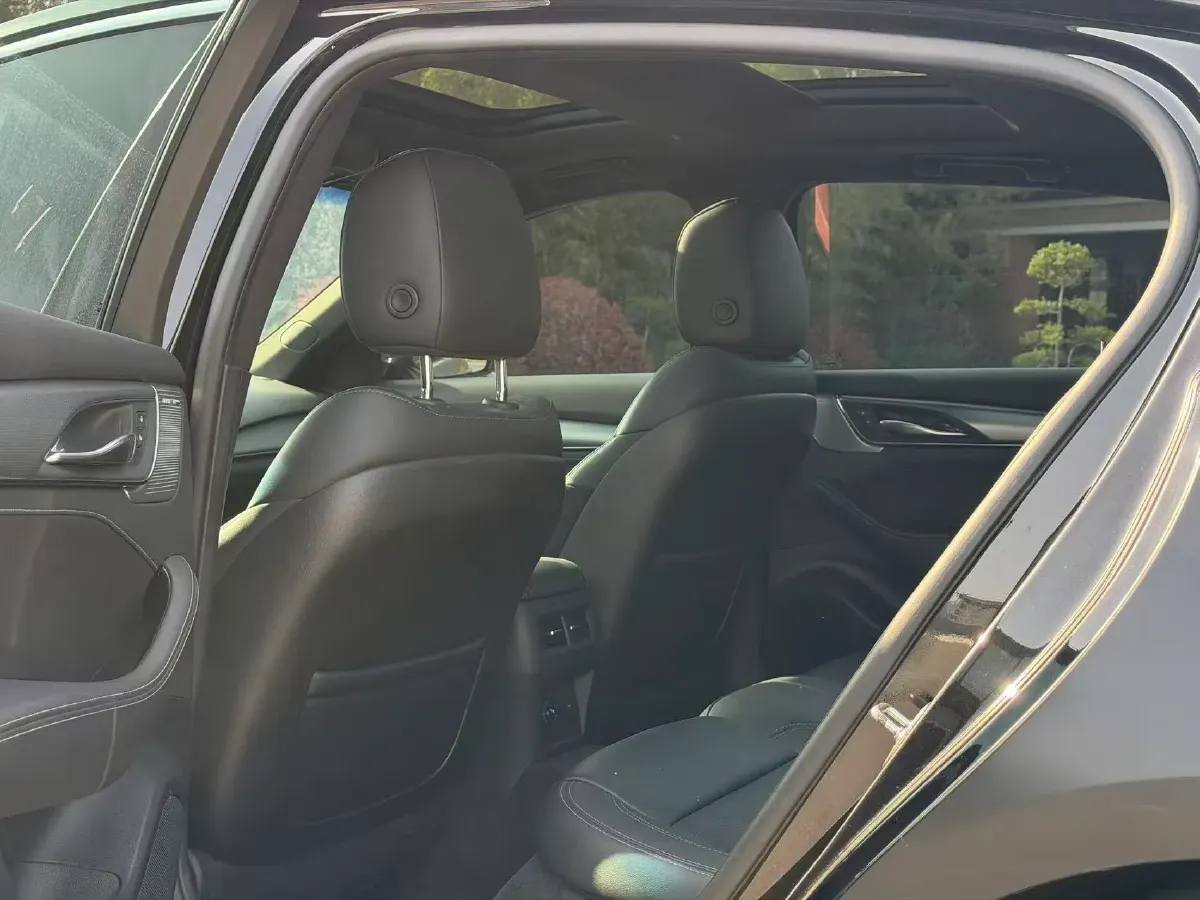 2022 Cadillac CT5 2.0T 237HP L4 10AT,autocango,china used car exporter,china ev exporter,chinese used car exporter,chinese used ev exporter