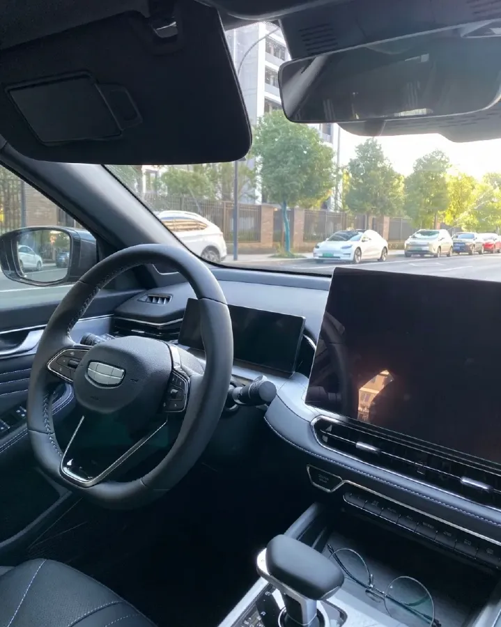 2025 Geely Preface 1.5T 181HP L4 7DCT,autocango,china used car exporter,china ev exporter,chinese used car exporter,chinese used ev exporter