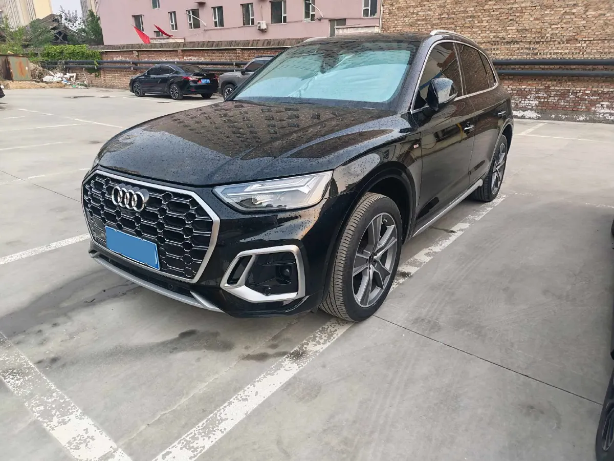 2022 Audi Q5L 2.0T 252HP L4 7DCT,autocango,china used car exporter,china ev exporter,chinese used car exporter,chinese used ev exporter