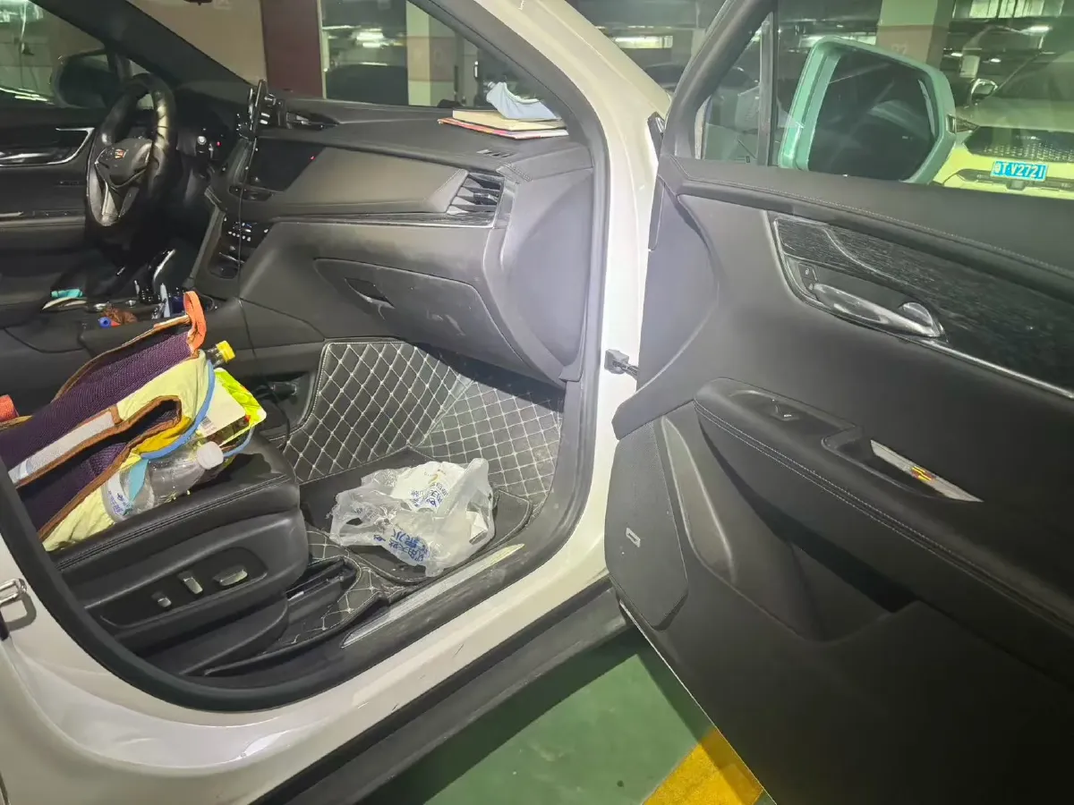 2021 Cadillac XT5 2.0T 237HP L4 9AT,autocango,china used car exporter,china ev exporter,chinese used car exporter,chinese used ev exporter