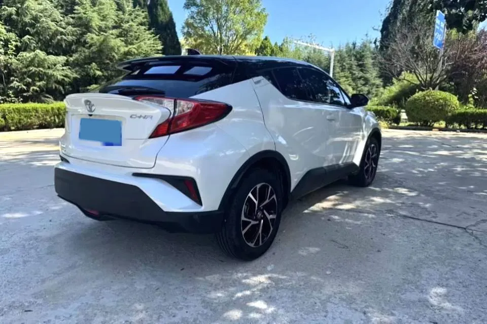 2020 Toyota C-HR 2.0L 171HP L4 CVT,autocango,china used car exporter,china ev exporter,chinese used car exporter,chinese used ev exporter