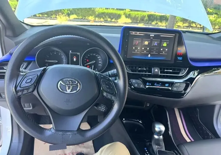 2020 Toyota C-HR 2.0L 171HP L4 CVT,autocango,china used car exporter,china ev exporter,chinese used car exporter,chinese used ev exporter