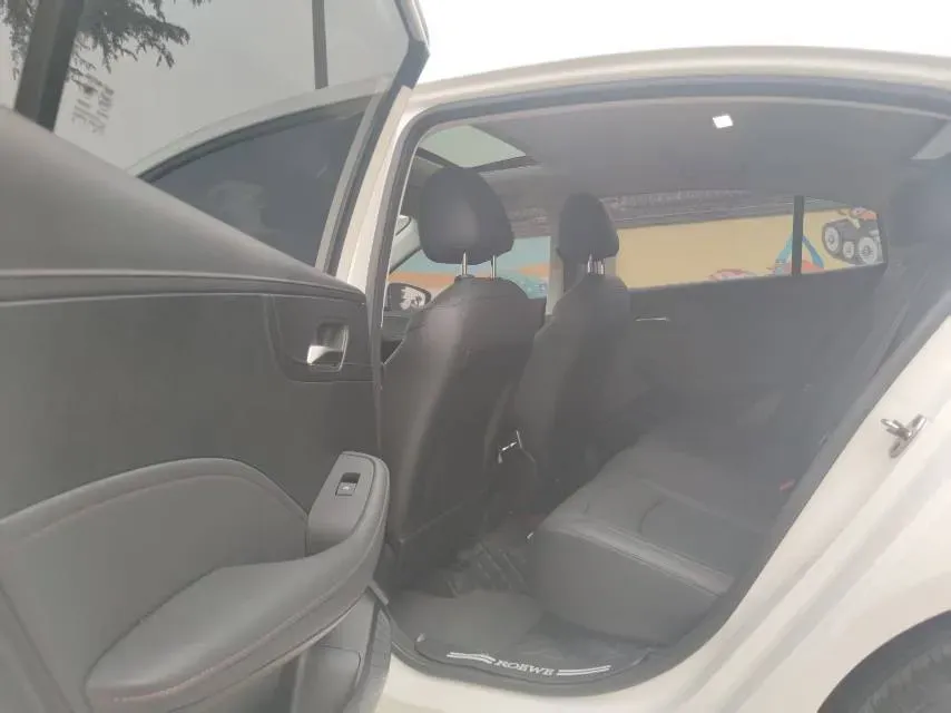 2024 Roewe i5 1.5L 129HP L4 CVT,autocango,china used car exporter,china ev exporter,chinese used car exporter,chinese used ev exporter