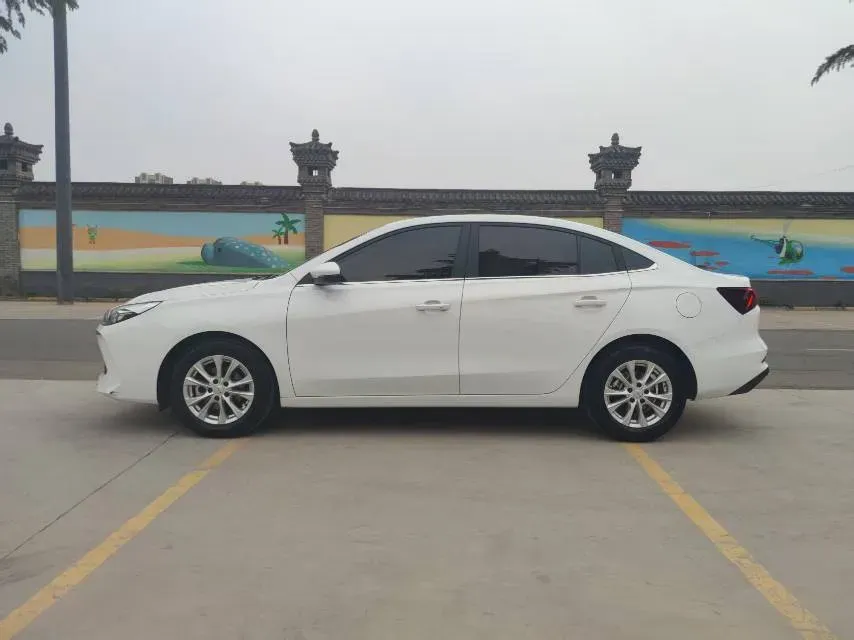 2024 Roewe i5 1.5L 129HP L4 CVT,autocango,china used car exporter,china ev exporter,chinese used car exporter,chinese used ev exporter