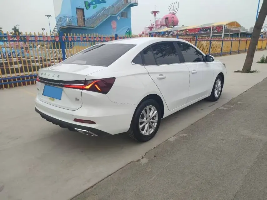 2024 Roewe i5 1.5L 129HP L4 CVT,autocango,china used car exporter,china ev exporter,chinese used car exporter,chinese used ev exporter