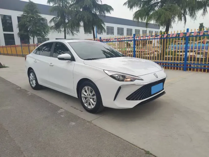 2024 Roewe i5 1.5L 129HP L4 CVT,autocango,china used car exporter,china ev exporter,chinese used car exporter,chinese used ev exporter