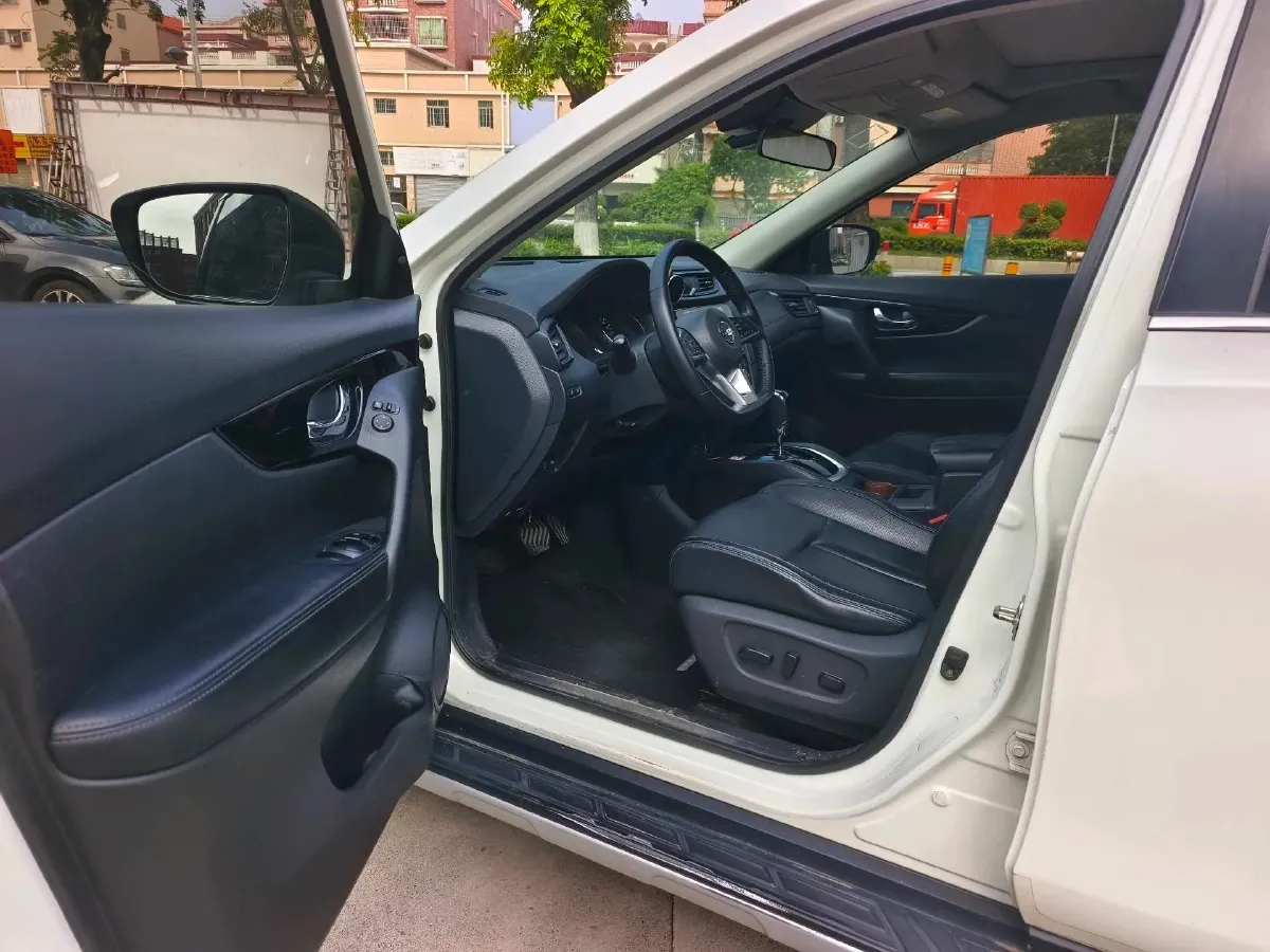2020 Nissan X-Trail 2.0L 154HP L4 CVT,autocango,china used car exporter,china ev exporter,chinese used car exporter,chinese used ev exporter