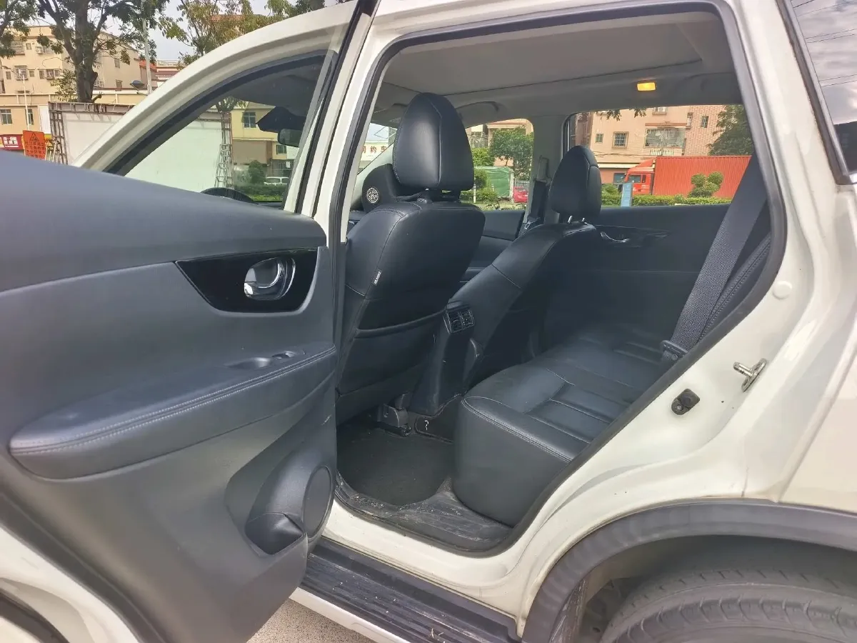 2020 Nissan X-Trail 2.0L 154HP L4 CVT,autocango,china used car exporter,china ev exporter,chinese used car exporter,chinese used ev exporter