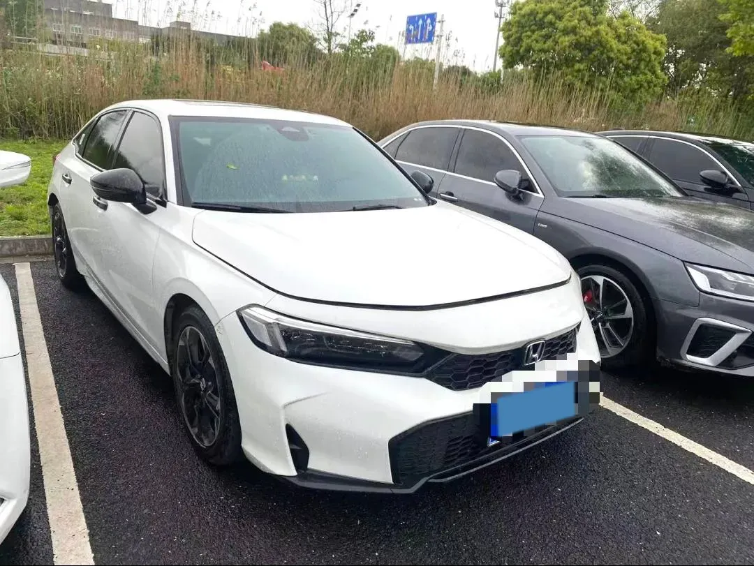 2025 Honda Civic 1.5T 182HP L4 CVT,autocango,china used car exporter,china ev exporter,chinese used car exporter,chinese used ev exporter
