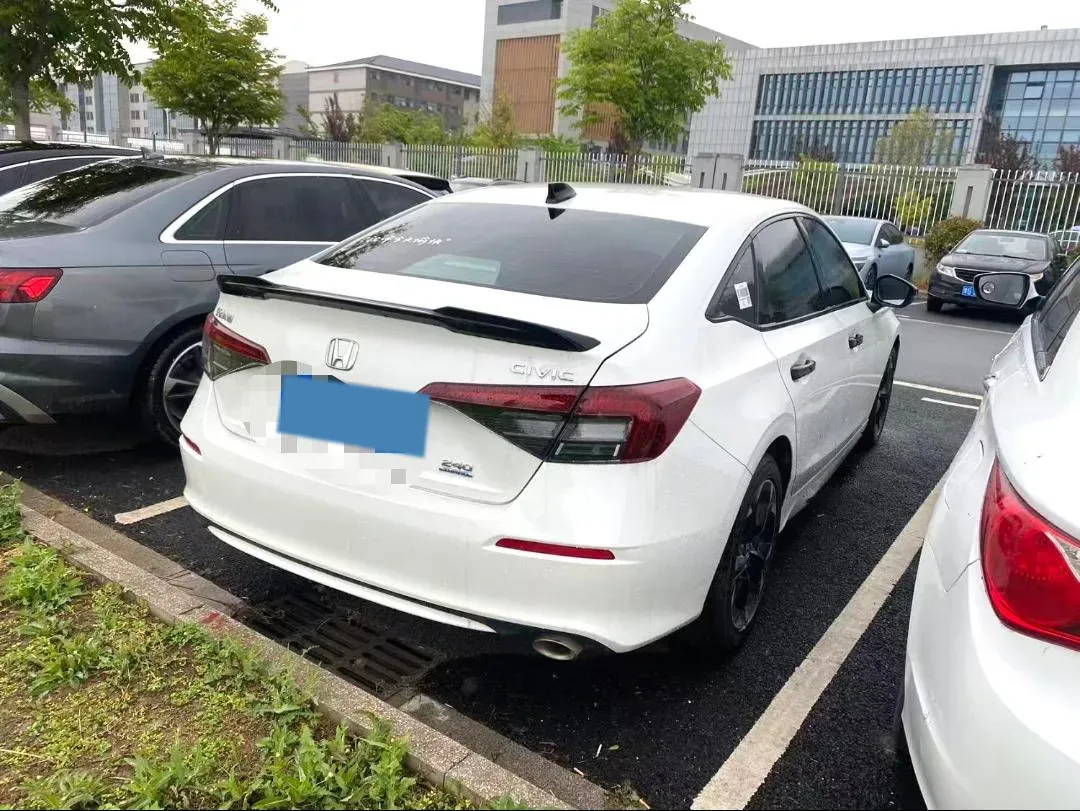 2025 Honda Civic 1.5T 182HP L4 CVT,autocango,china used car exporter,china ev exporter,chinese used car exporter,chinese used ev exporter
