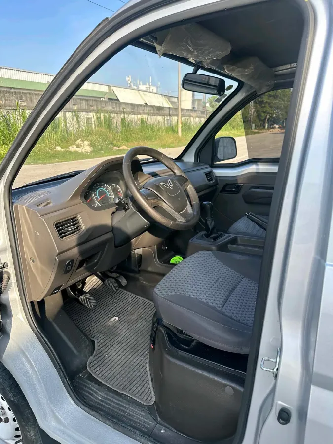 2023 WuLing RongGuang New Truck 1.5L 102HP L4 5MT,autocango,china used car exporter,china ev exporter,chinese used car exporter,chinese used ev exporter