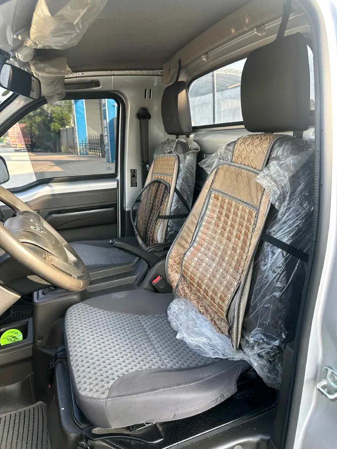 2023 WuLing RongGuang New Truck 1.5L 102HP L4 5MT,autocango,china used car exporter,china ev exporter,chinese used car exporter,chinese used ev exporter