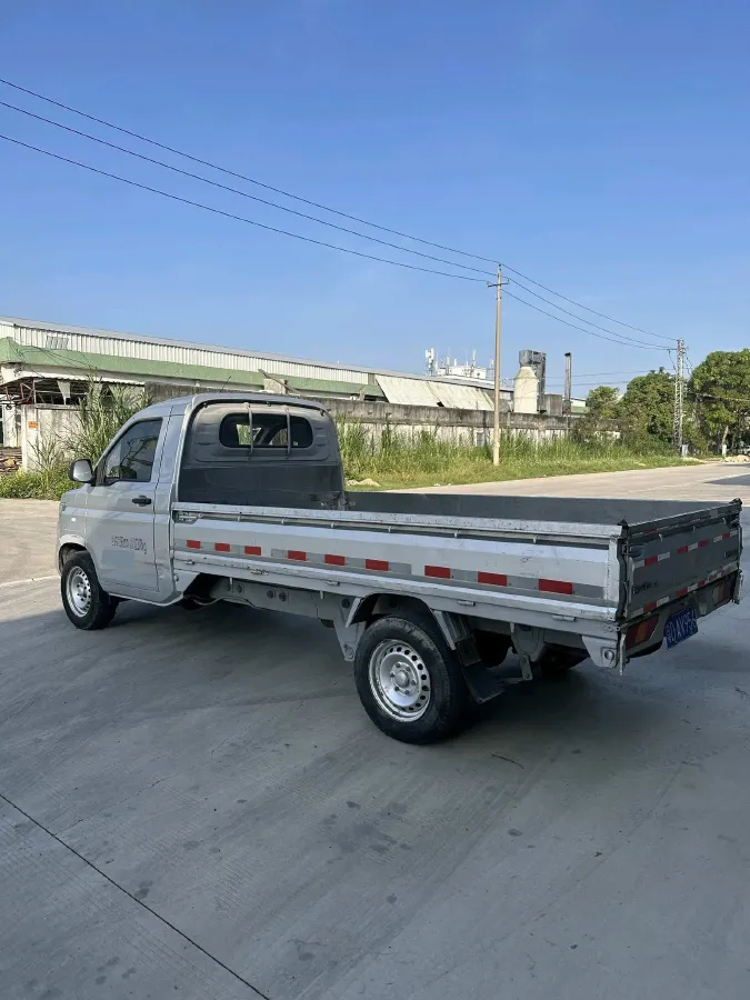 2023 WuLing RongGuang New Truck 1.5L 102HP L4 5MT,autocango,china used car exporter,china ev exporter,chinese used car exporter,chinese used ev exporter