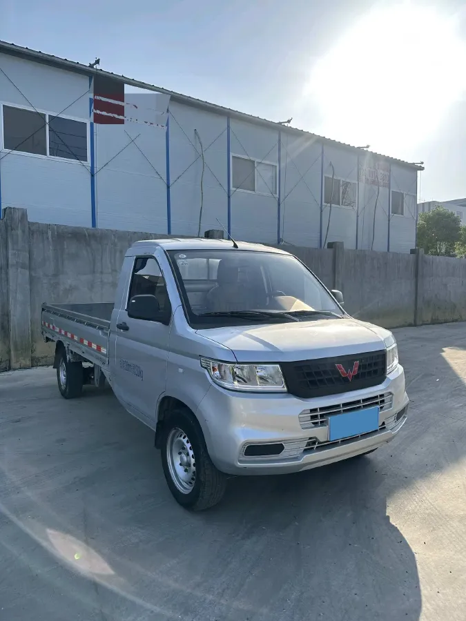 2023 WuLing RongGuang New Truck 1.5L 102HP L4 5MT,autocango,china used car exporter,china ev exporter,chinese used car exporter,chinese used ev exporter