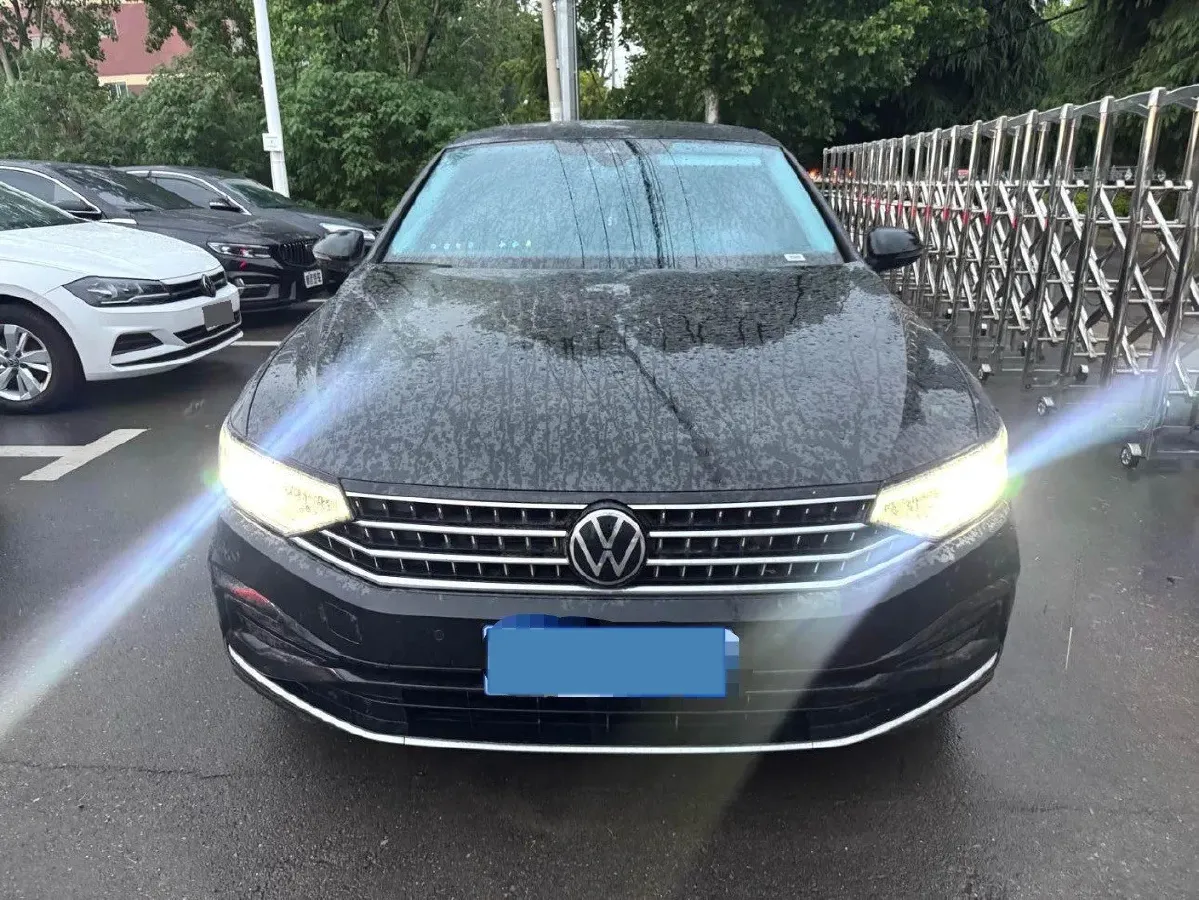 2026 Volkswagen Magotan 2.0T 220HP L4 7DCT,autocango,china used car exporter,china ev exporter,chinese used car exporter,chinese used ev exporter