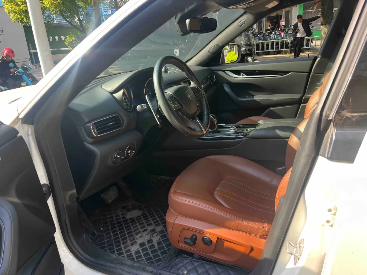 2018 Maserati Levante 3.0T 350HP V6 8AT,autocango,china used car exporter,china ev exporter,chinese used car exporter,chinese used ev exporter