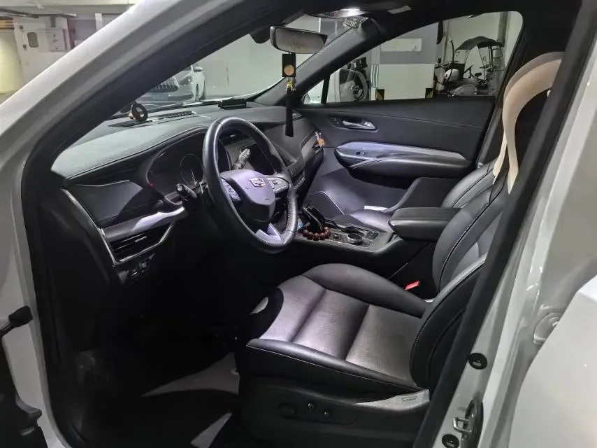 2020 Cadillac XT4 2.0T 241HP L4 9AT,autocango,china used car exporter,china ev exporter,chinese used car exporter,chinese used ev exporter